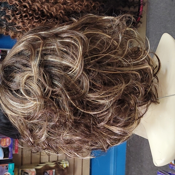 Estetica designs wig Colleen color ckissrt4 - Picture 2 of 3